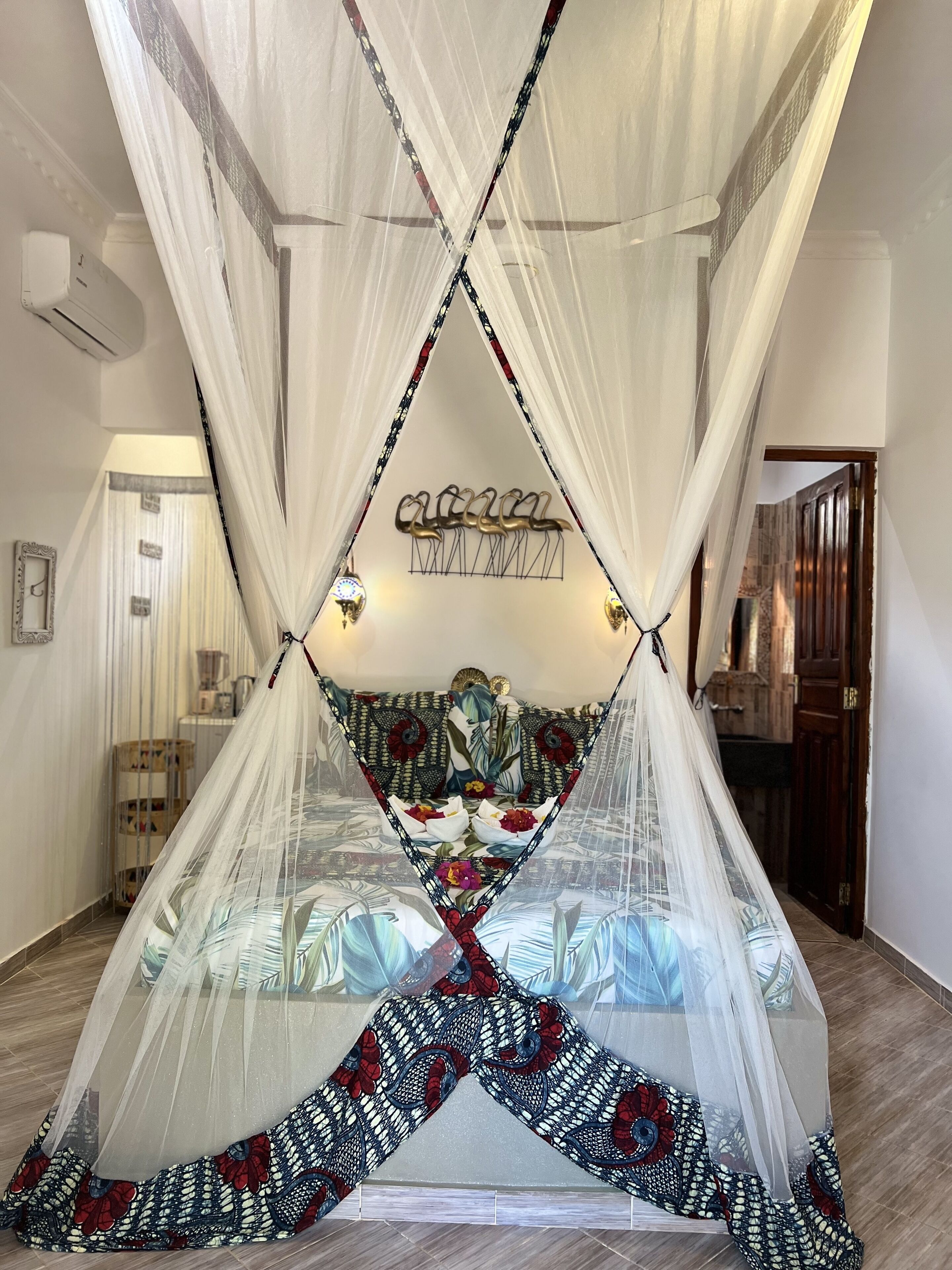 Roupas de cama antialérgicas, cofres nos quartos