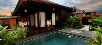 Beautiful Villa with Private Pool overlooking to Rice Field