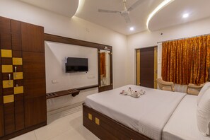 Executive Room | Hypo-allergenic bedding, in-room safe, free WiFi - ELGOZO HOTEL DREAMS PARADISE (Yercaud)