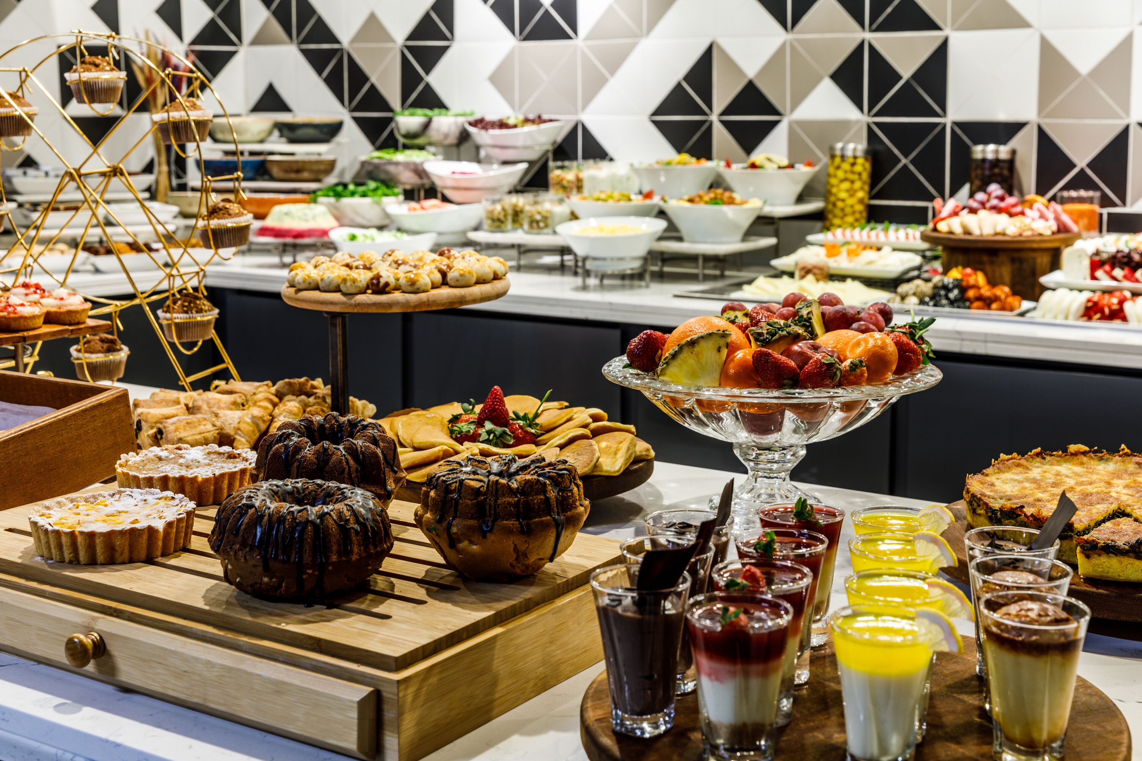 Free daily buffet breakfast