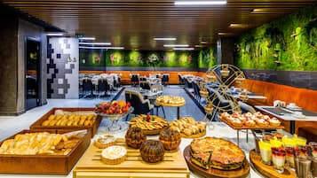 Desayuno buffet incluido todos los días
