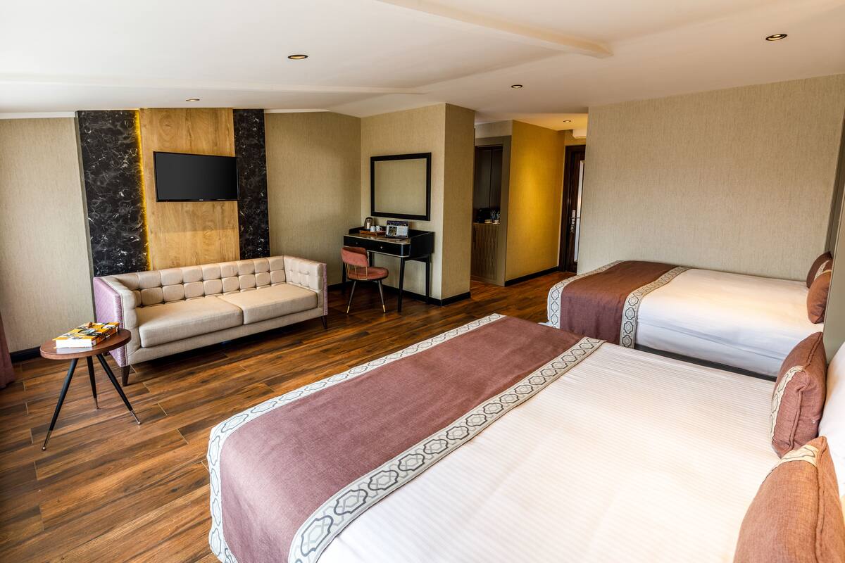 Deluxe Family Suite | 迷你吧、隔音、免費 Wi-Fi、床單