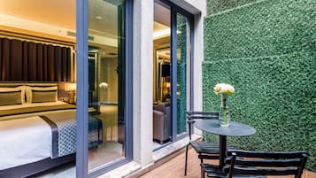 Minibar, sistema de insonorización, wifi gratis y ropa de cama