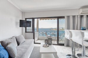 Studio, Balcony, Sea View | Living area - Chic Modern Seaside Oasis -Sunny Piraeus (Piraeus)