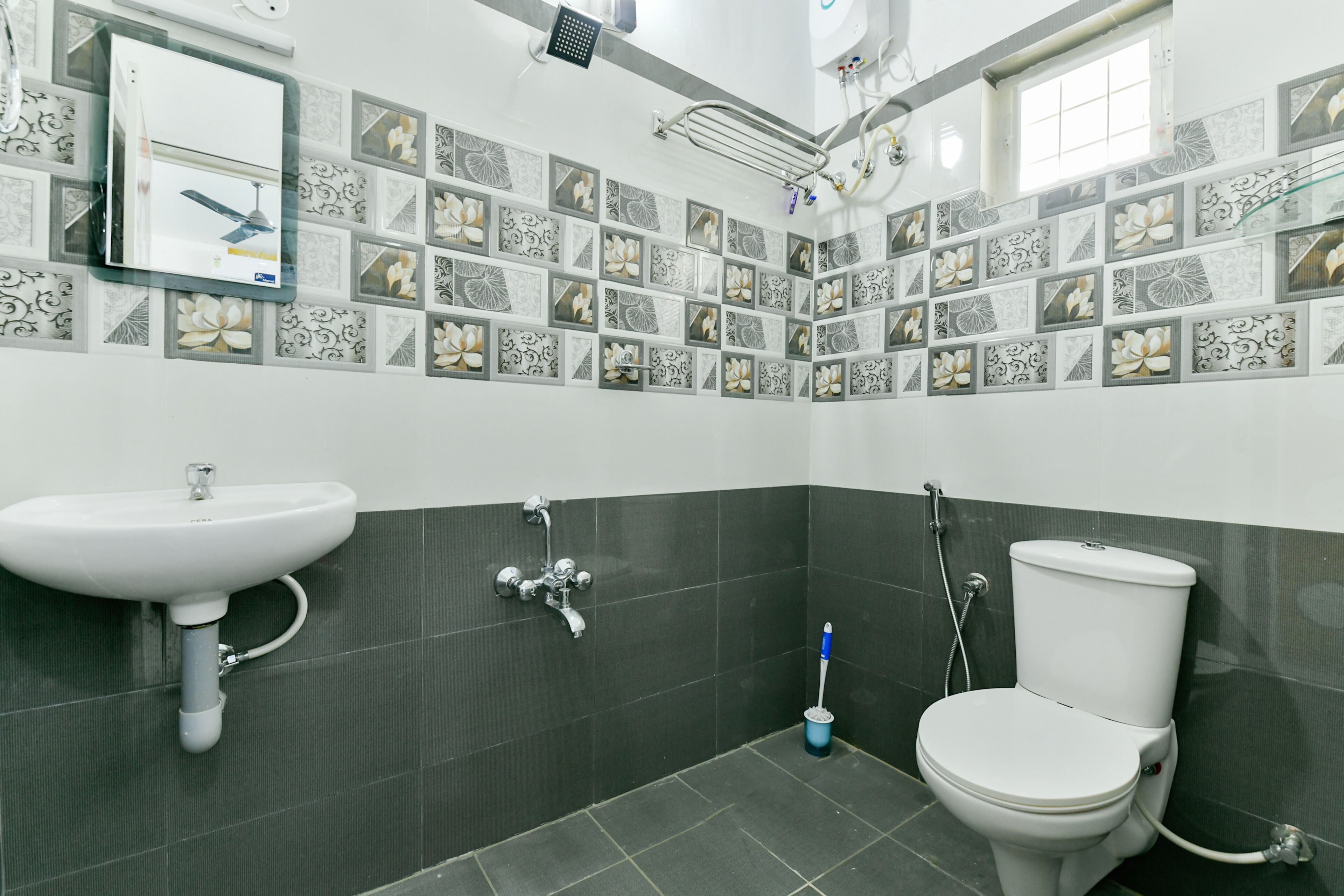 Bethel Gardens Top View provides you a comfy stay in the middle of foliage.