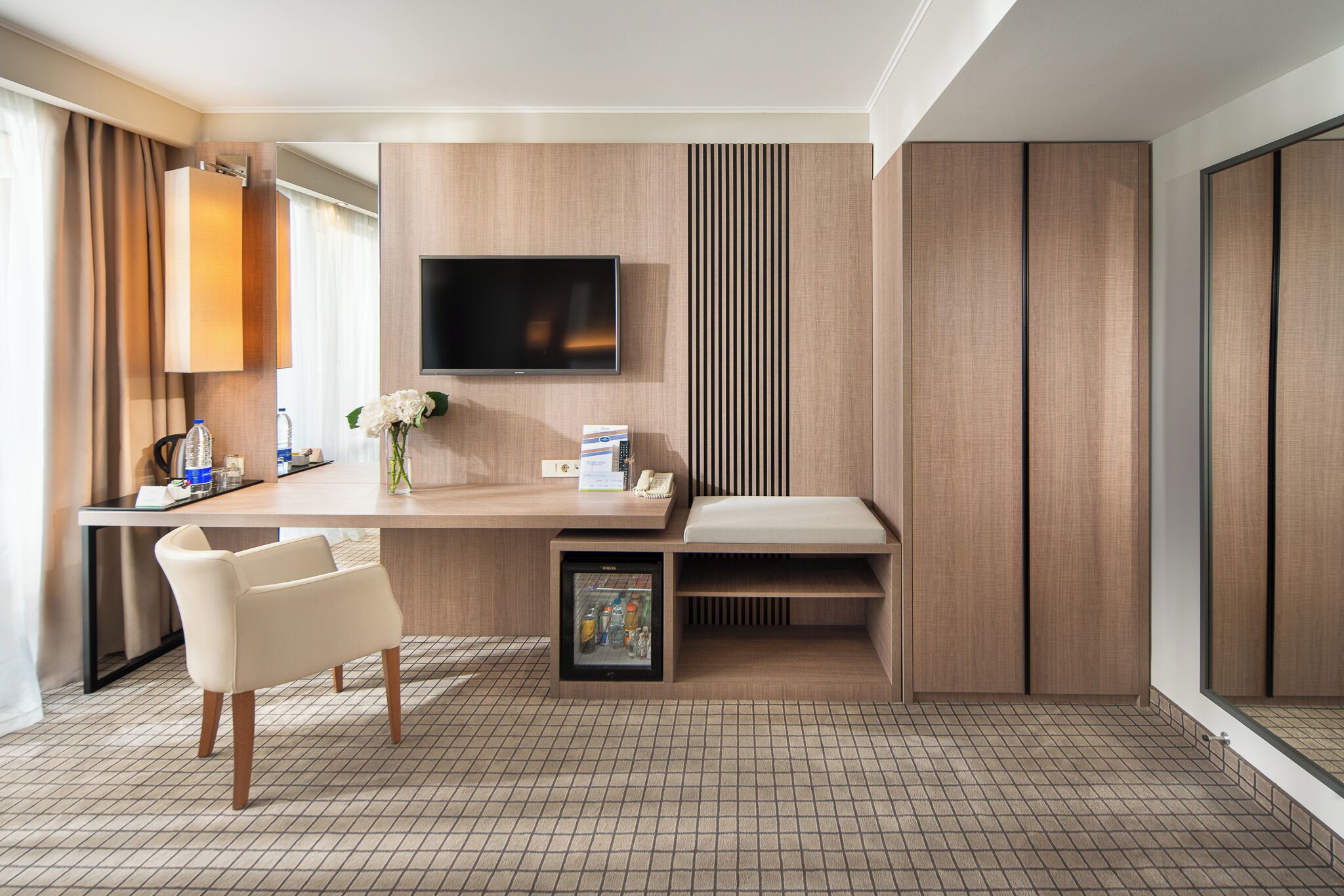 standard double or twin room, balcony, pool/mountain view | 1 bedroom, minibar, in-room safe, soundproofing