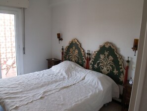 2 bedrooms, iron/ironing board, Internet, wheelchair access