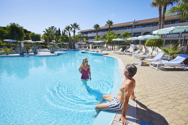 2 outdoor pools, open 10:00 AM to 7:00 PM, pool umbrellas, pool loungers
