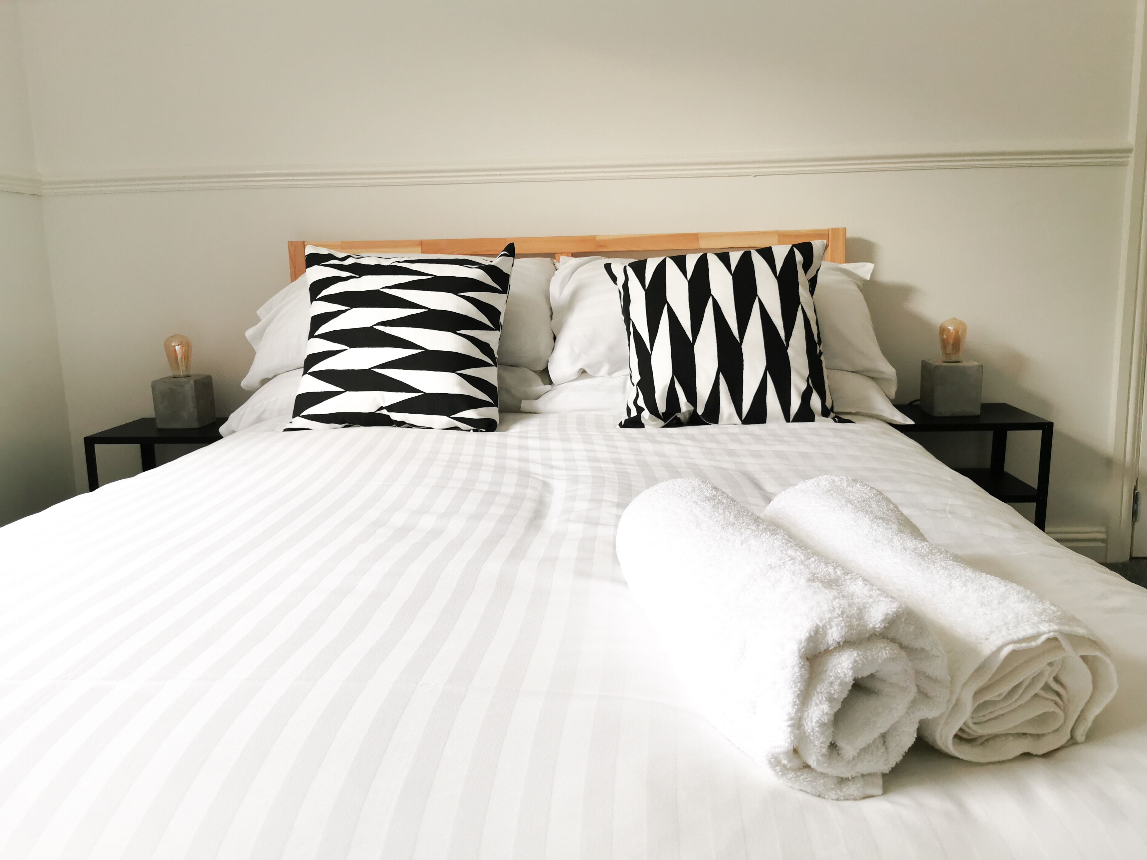 3 bedrooms, desk, iron/ironing board, free WiFi