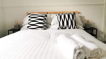3 bedrooms, desk, iron/ironing board, free WiFi