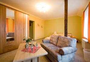 Free cots/infant beds, rollaway beds, free WiFi, bed sheets