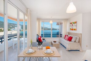 Apartemen, 1 kamar tidur, balkon, pemandangan laut | Detail interior