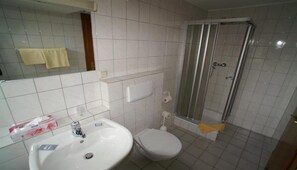 淋浴設備、風筒、提供毛巾