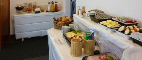 Daily buffet breakfast (EUR 7.50 per person)