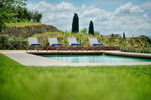 Seasonal outdoor pool - Luxury Chianti in La Rosa (Greve in Chianti)