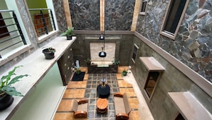 Lobby sitting area - Alinson Boutique Resident Batam (Batam)