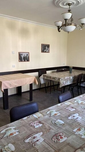 Stovetop, highchair, cookware/dishes/utensils - GuestHouse M22 (Dilijan)