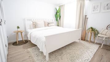 3 bedrooms, iron/ironing board, WiFi, bed sheets