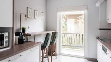 Fridge, espresso maker, coffee/tea maker, toaster