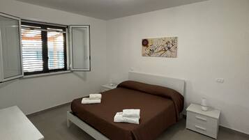2 camere, ferro/asse da stiro, Wi-Fi gratuito, lenzuola