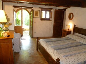 Panoramic Cottage (Pieve cottage) | Individually furnished, desk, laptop workspace, blackout drapes - Della Genga (Spoleto)