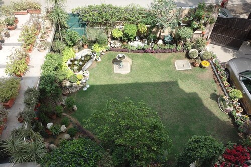 Luxurious 1BD in South Delhi