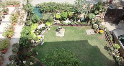 Luxurious 1BD in South Delhi