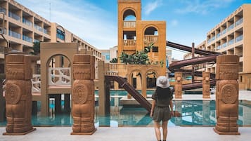 2 piscinas al aire libre, sillones reclinables de piscina