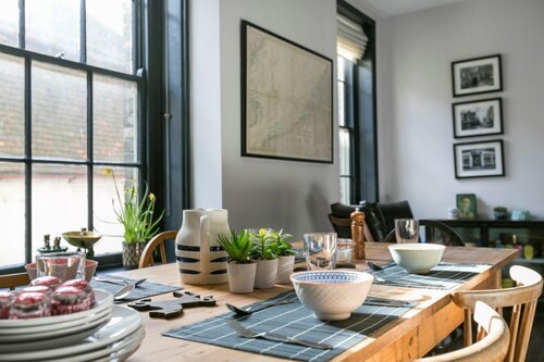 A stunning Grade II listed apartment in the heart of the conservation area.