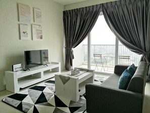 TV - VERDI #29 2BR 4PAX @ CYBERJAYA/100MBPS WIFI/KLIA (Cyberjaya)