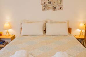 Iron/ironing board, free WiFi, bed sheets