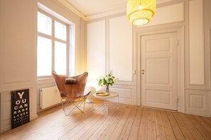 Τηλεόραση με επίπεδη οθόνη