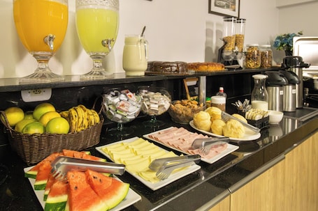 Free daily buffet breakfast . Euro Hotel