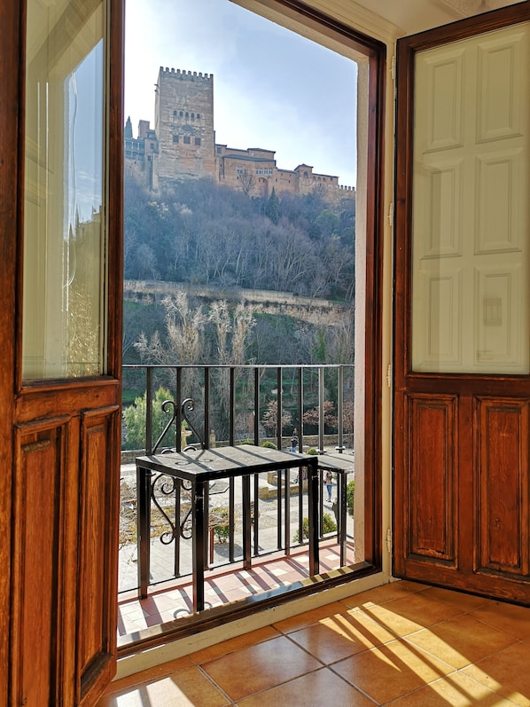 Interior - The Nasrid Palace from your bed! (Granada)