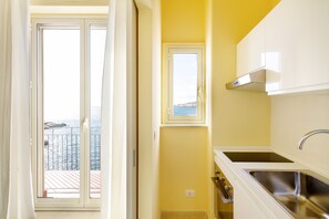 อพาร์ทเมนท์, 1 ห้องนอน | ครัวขนาดเล็กส่วนตัว | ตู้เย็นขนาดใหญ่, เตาอบ, เตาประกอบอาหาร, กาต้มน้ำไฟฟ้า