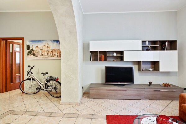 Apartment, 2 Bedrooms | Living room