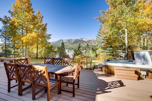 Outdoor dining - Shadow Mtn Lodge | Views | Heart of Town | Hot Tub (Breckenridge)