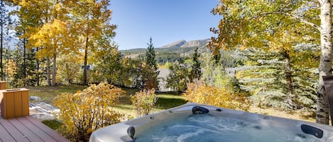Bañera de hidromasaje al aire libre