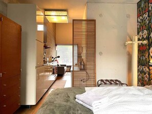 1 bedroom, in-room safe, desk, soundproofing