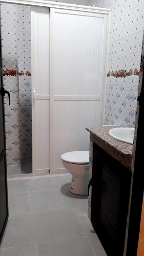 Quadruple Room | Bathroom - Jood (Marrakech)