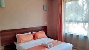 Deluxe Double Room - Royal Oak Service Apartment (Nairobi)