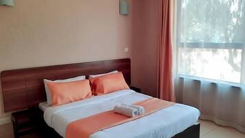 Deluxe Double Room | Memory foam beds, laptop workspace, blackout drapes, WiFi (free)