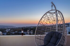 Terrace/patio - Cinnamon Villa with Private Hot Tub (Santorini)