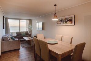 40-inch flat-screen TV with digital channels, TV, Netflix - Enchanting Concon (Concon)