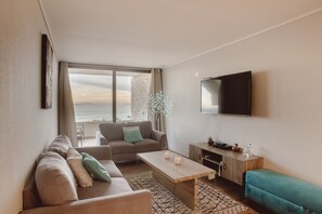Panoramic Apartment, Beach View | Living room | 40-inch flat-screen TV with digital channels, TV, Netflix - Enchanting Concon (Concon)