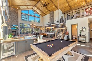 Games room - Big Sky: Luxury Big Bear Lodge! Hot Tub! Pool Table! Fire Pit! 2 Primary Suites! Dog Friendly! Forest Walks + Snow Play! Arcade! EV Charger! (Big Bear)