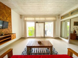 Quarto luxo (King Suite) | Roupas de cama premium, frigobar, cofres nos quartos, escrivaninha