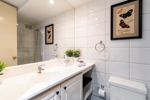 Standard Apartment | Bathroom - City Suite (Santiago)