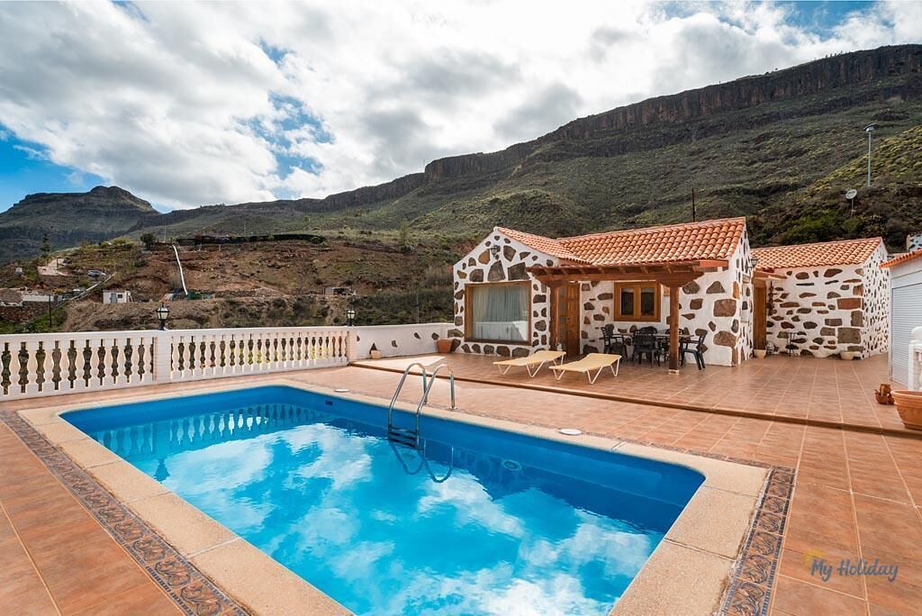 Finca Artemi - Canarian Style farmhouse with private pool