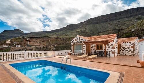 Finca Artemi - Canarian Style farmhouse with private pool